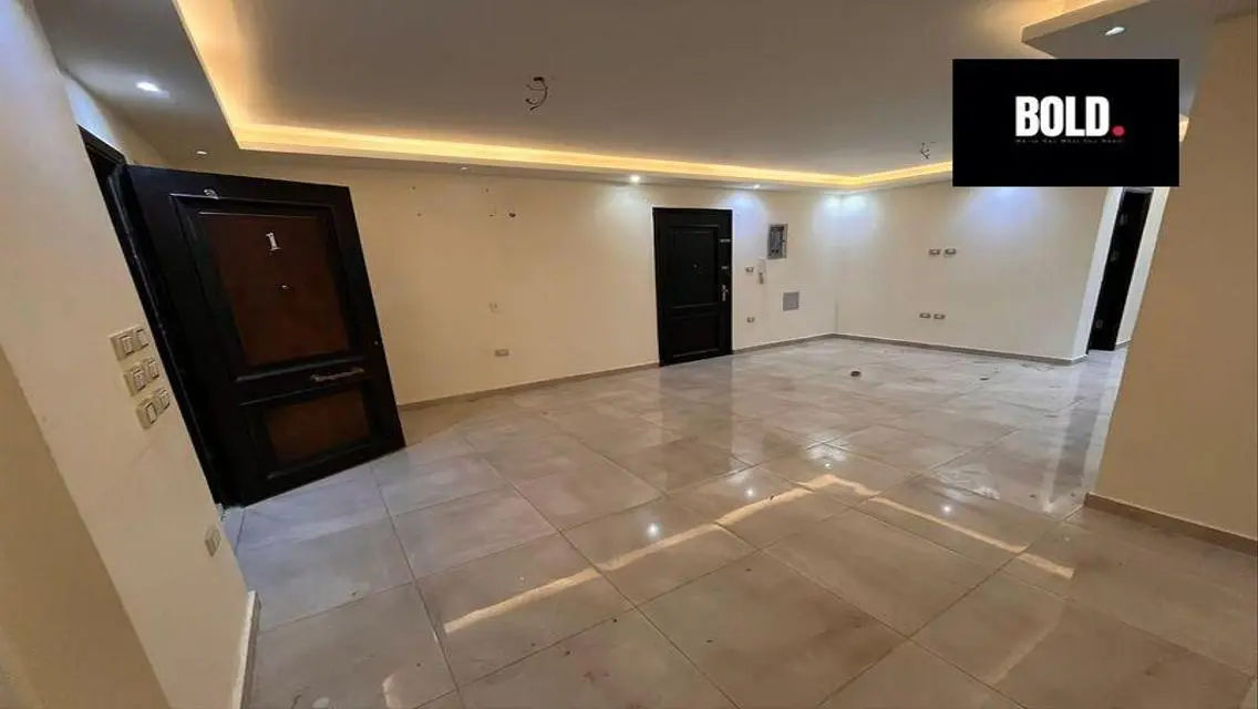 Luxury Apartment with Private Garden and Covered Parking