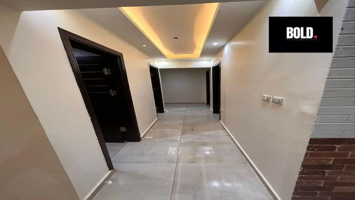Luxury Apartment with Private Garden and Covered Parking