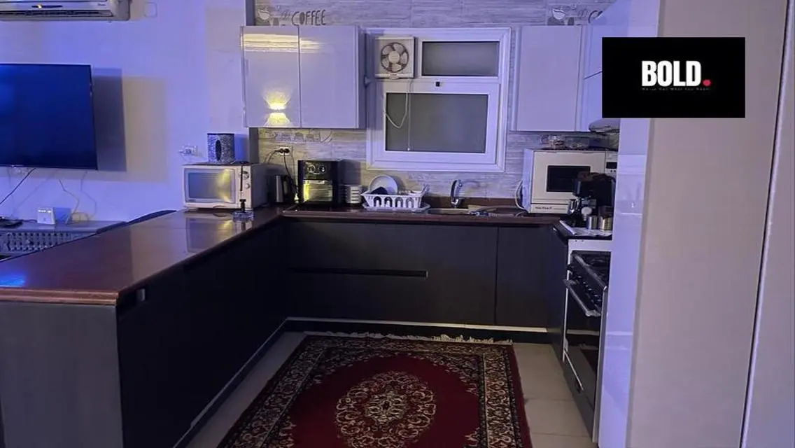 Luxurious Apartment in the Heart of the City with Private Garden