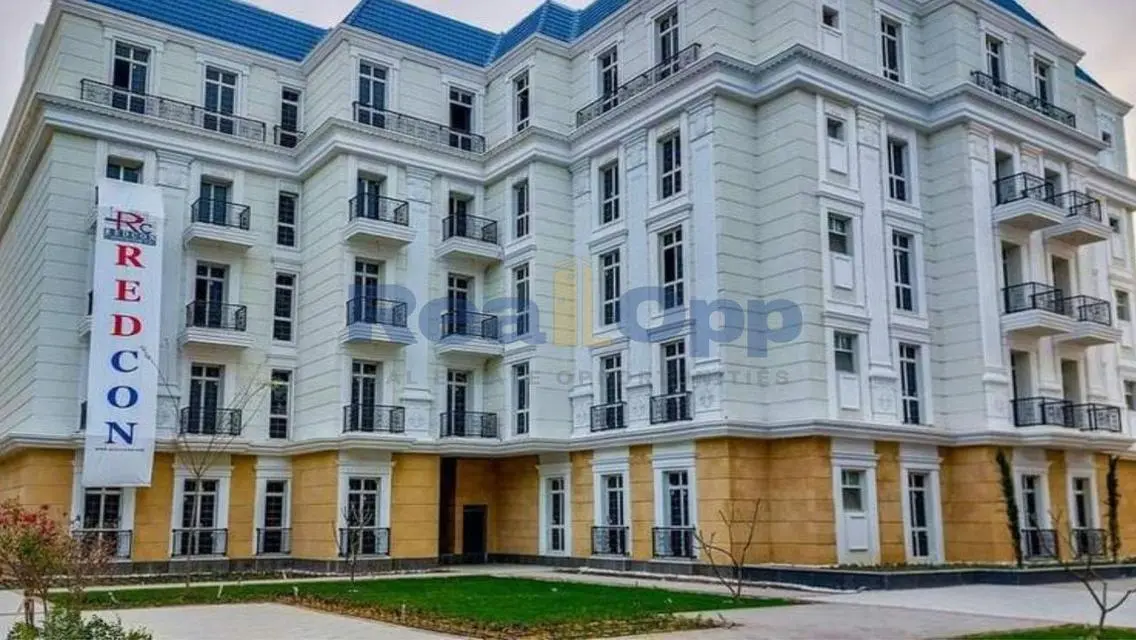 Luxury Apartment with Beautiful Lake View