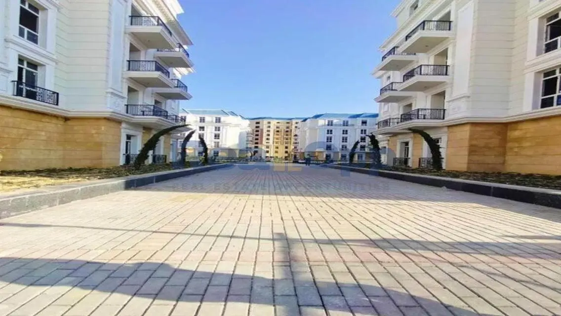 Luxury Apartment with Beautiful Lake View