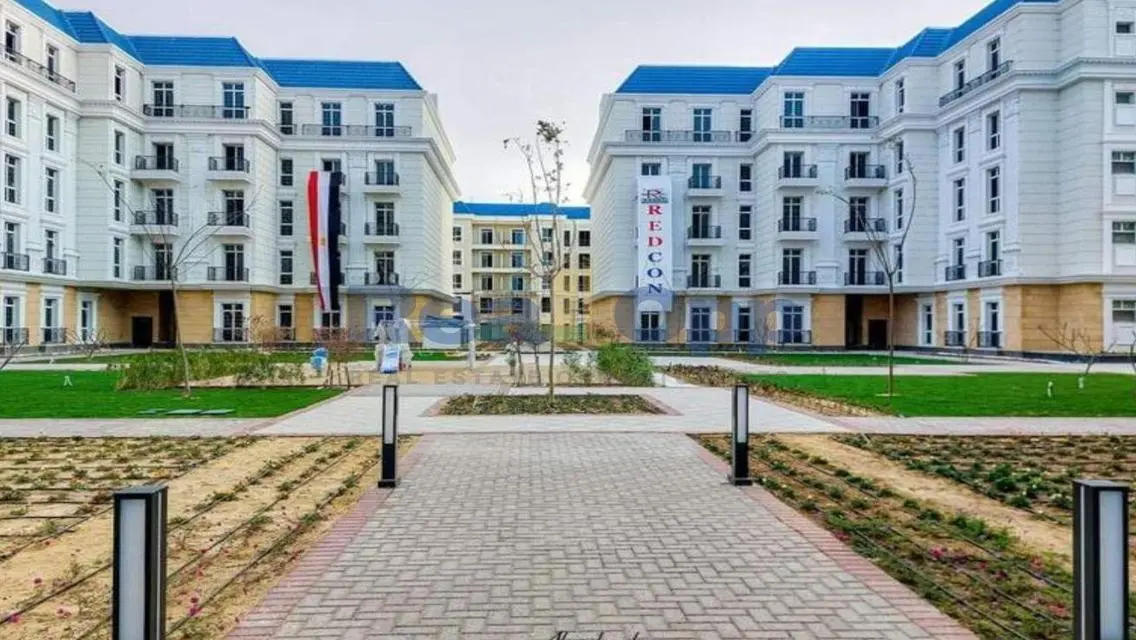 Luxury Apartment with Beautiful Lake View