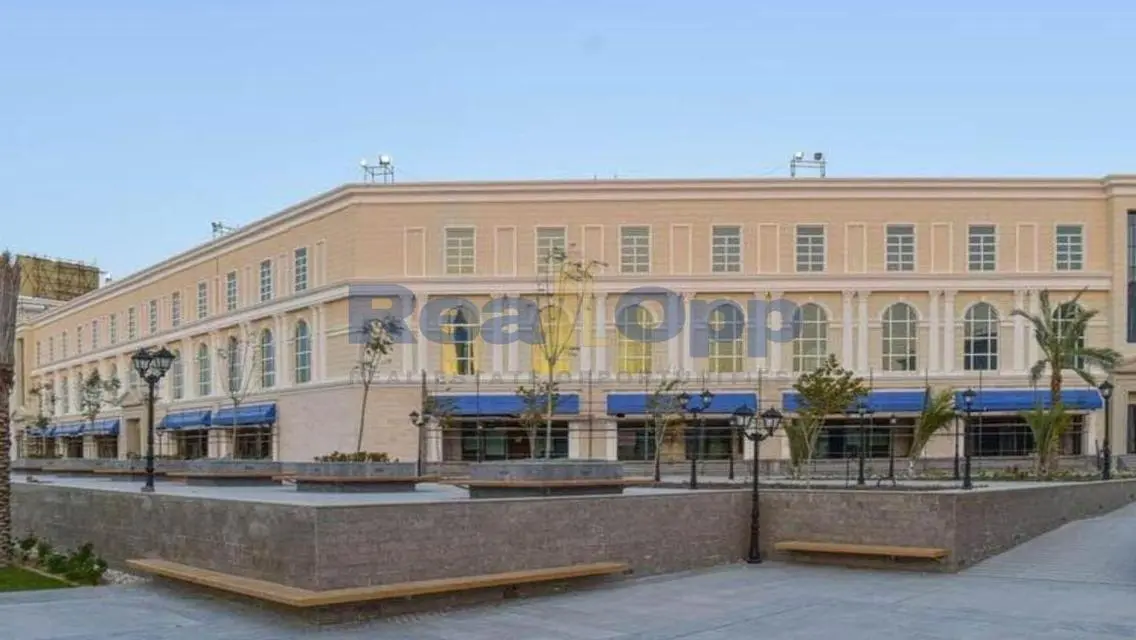 Luxury Apartment with Beautiful Lake View