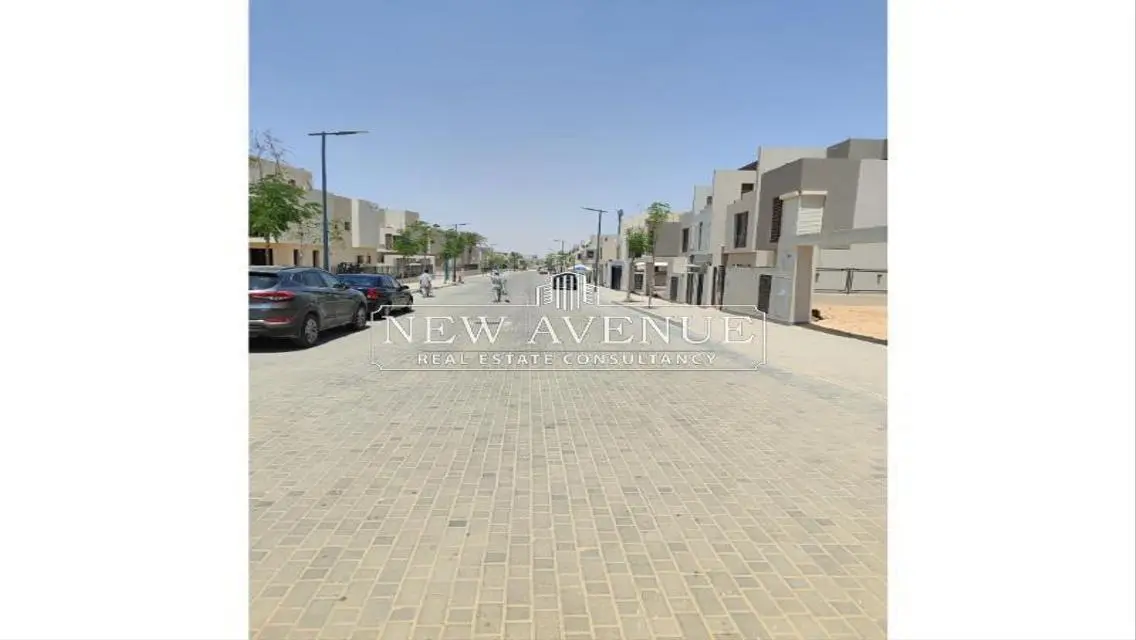 فيلا فاخرة مع حديقة خاصة وحمام سباحة للأطفال