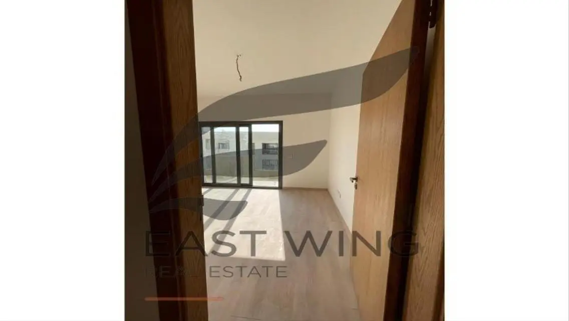 Luxury Apartment with Study Room for Sale