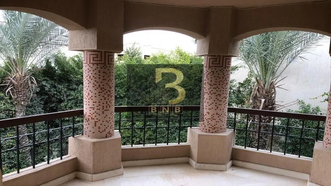 شقة فاخرة للبيع في الشروق بسعر 150,000 جنيه