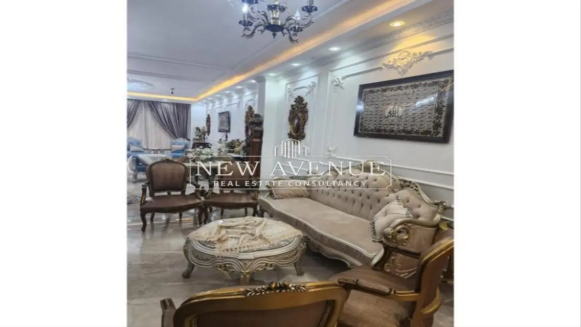 Luxury Villa with Private Garden in the Heart of the City