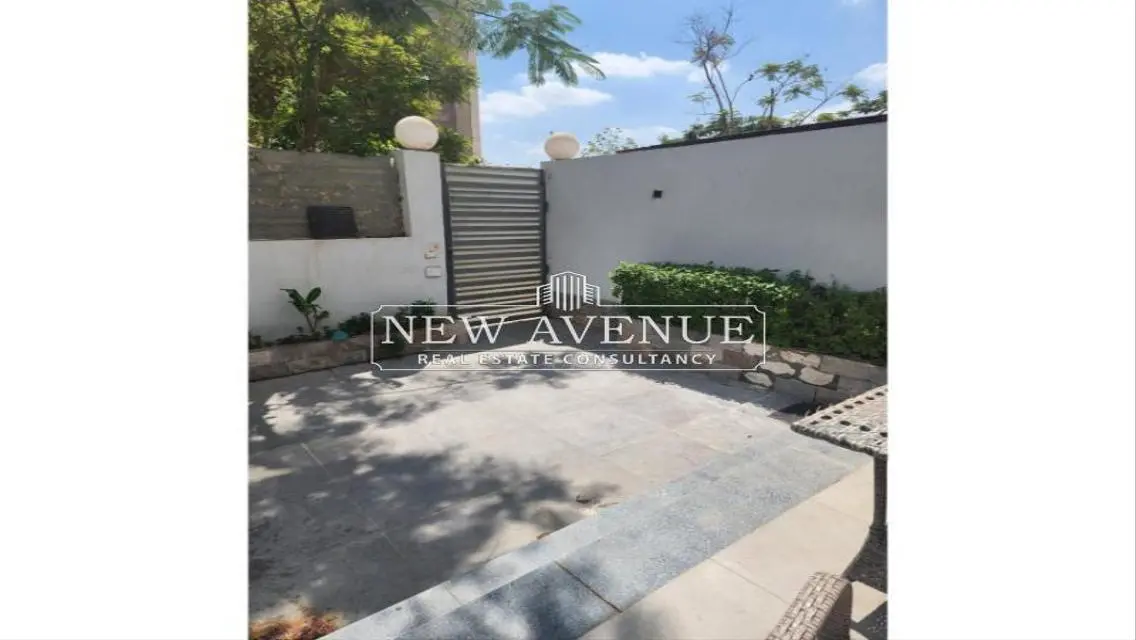 Luxury Villa with Private Garden in the Heart of the City