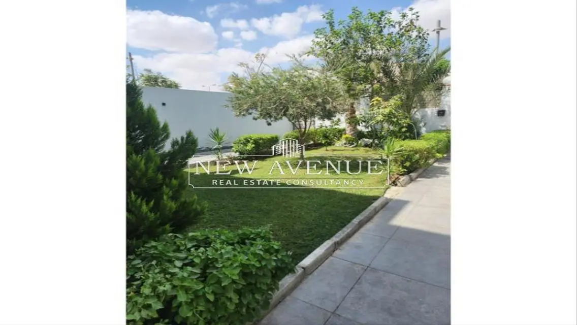 Luxury Villa with Private Garden in the Heart of the City