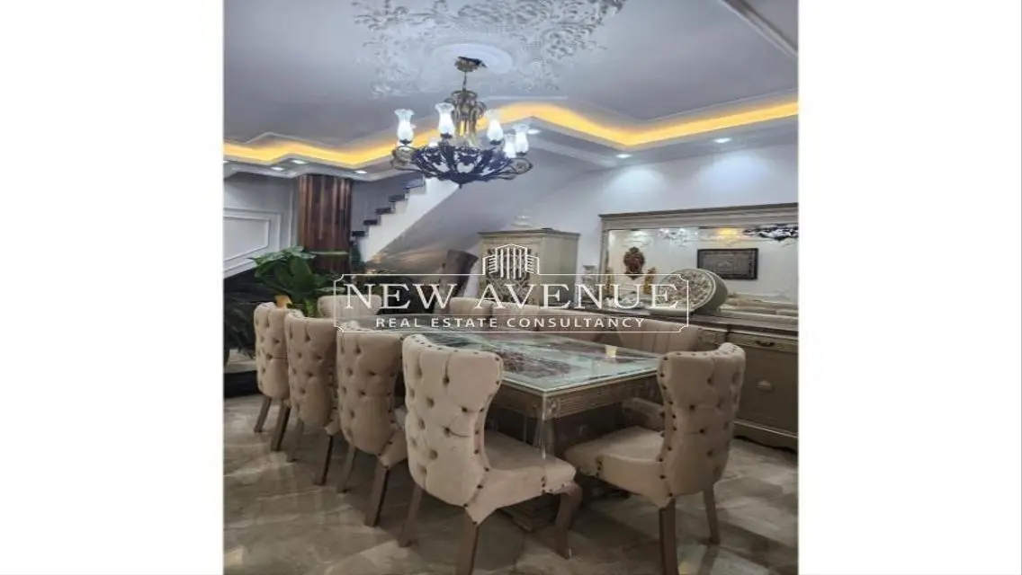 Luxury Villa with Private Garden in the Heart of the City