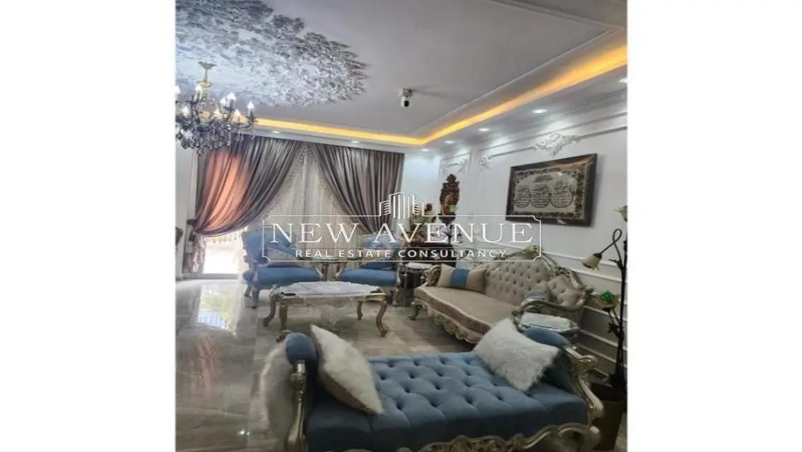 Luxury Villa with Private Garden in the Heart of the City