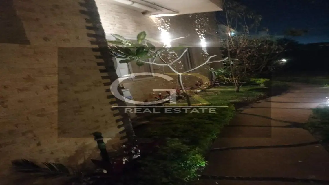 فيلا فاخرة للبيع في موقع متميز