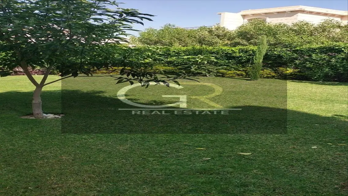فيلا فاخرة للبيع في موقع متميز