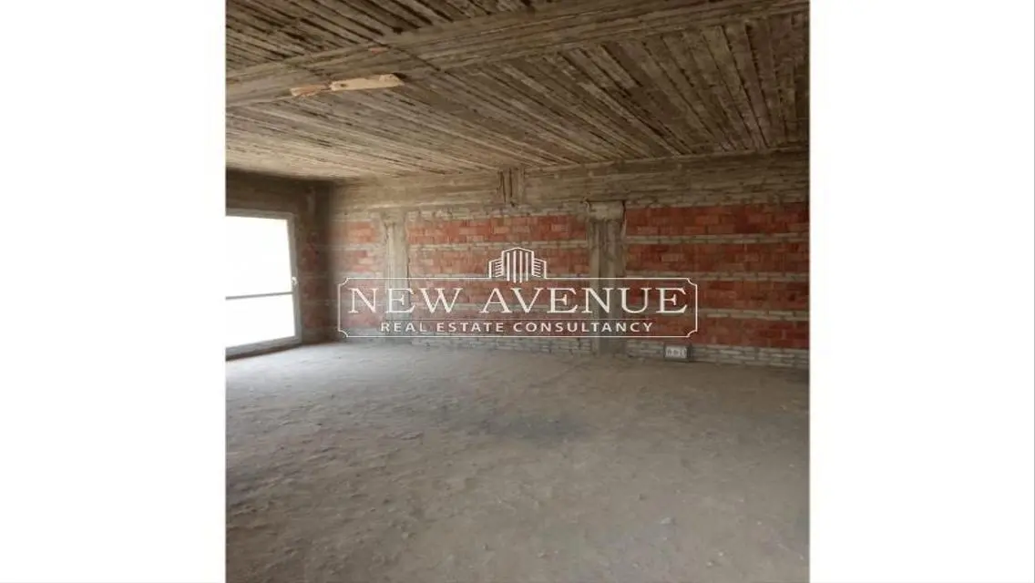 Luxurious Apartment for Sale with Ample Space