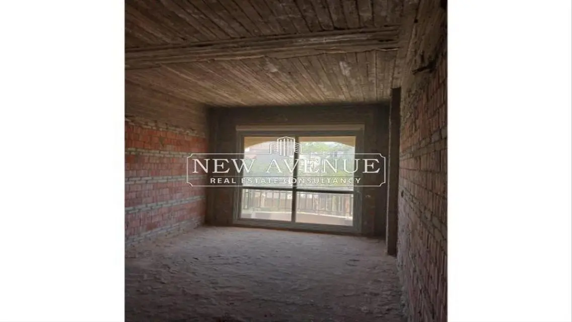 Luxurious Apartment for Sale with Ample Space