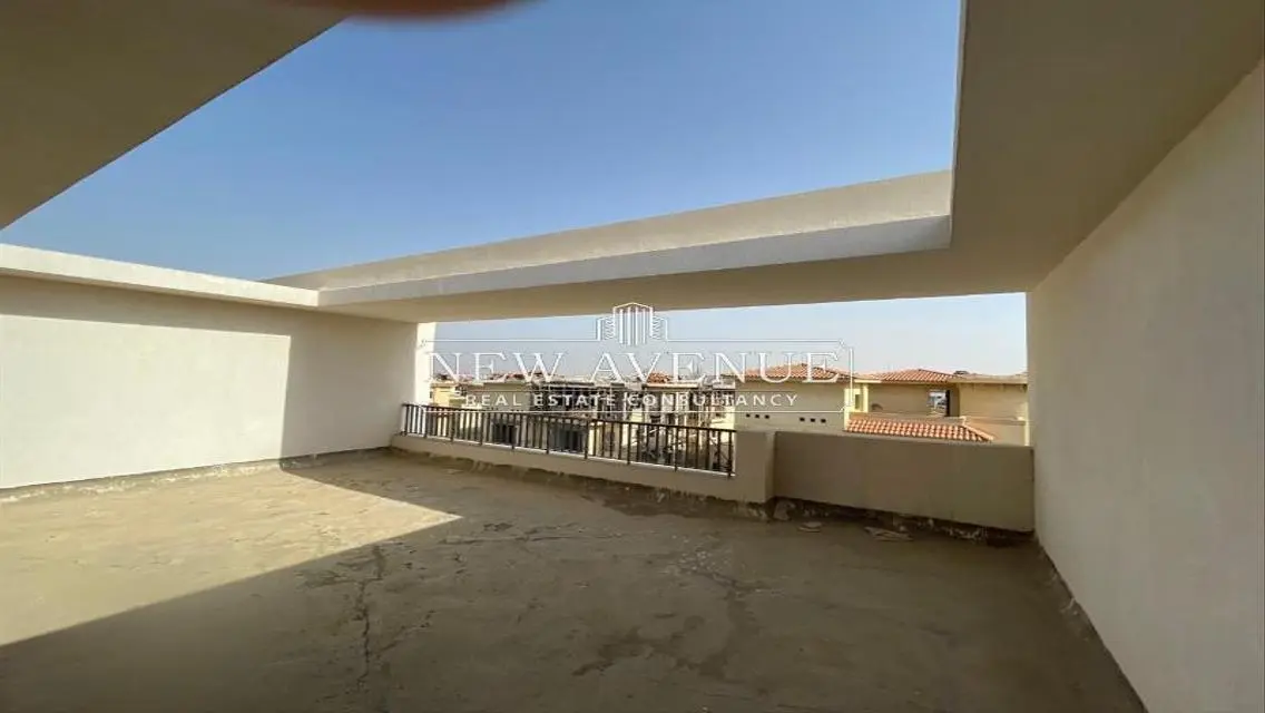شقة فاخرة بمساحة واسعة للبيع