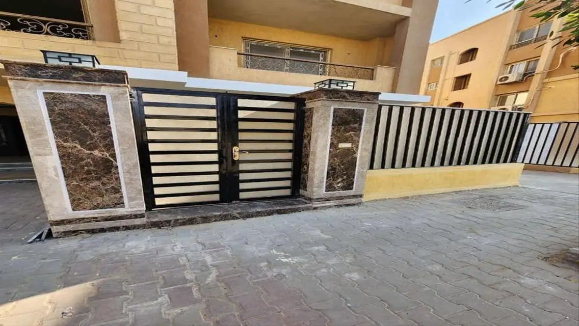 شقة رائعة للبيع في قلب المدينة