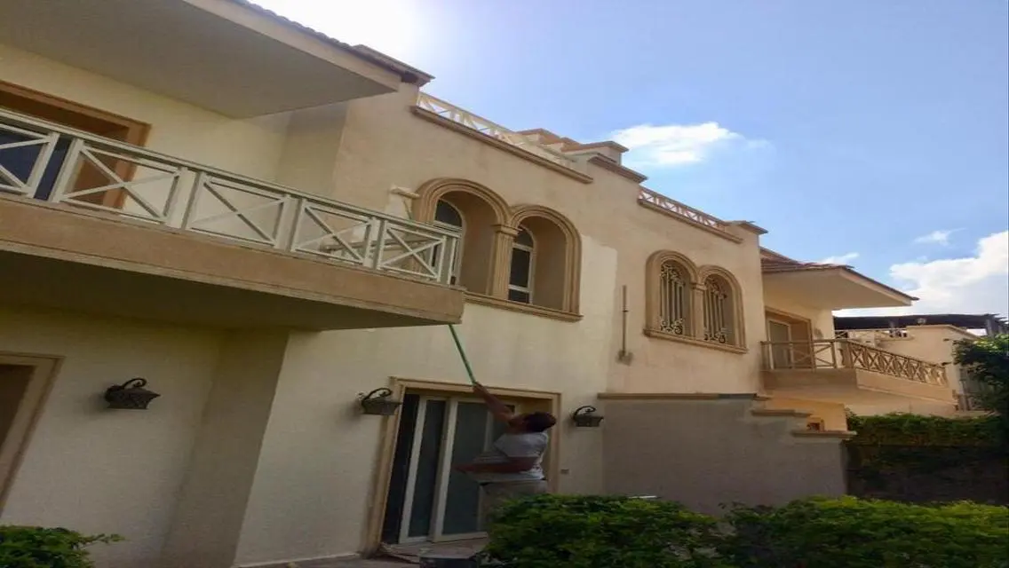 فيلا فاخرة للبيع بمساحة واسعة وسعر مغري