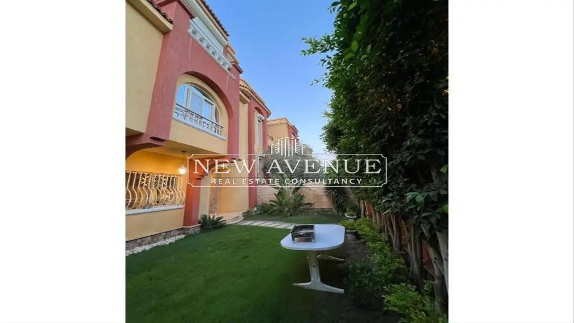 Luxury Apartment Overlooking a Landmark
