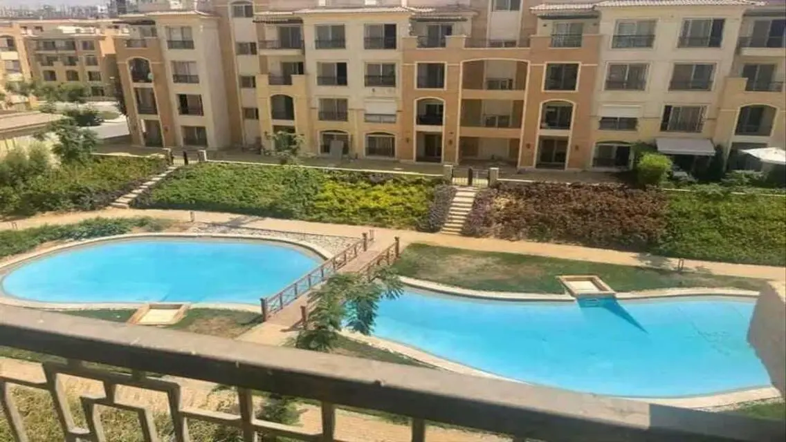 Luxurious Pool View Apartment - 3 Bedrooms