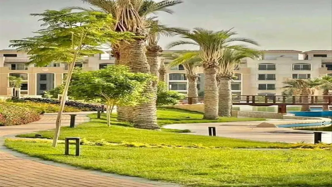 Luxurious Pool View Apartment - 3 Bedrooms