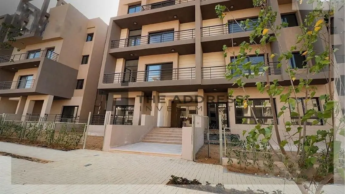 Luxury Apartment 6-8 with Lake View