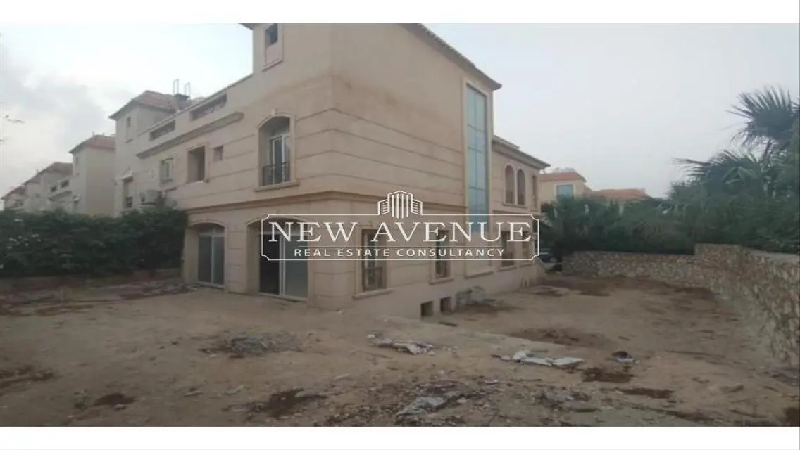Luxury Villa for Sale with Private Garden and Kid's Pool