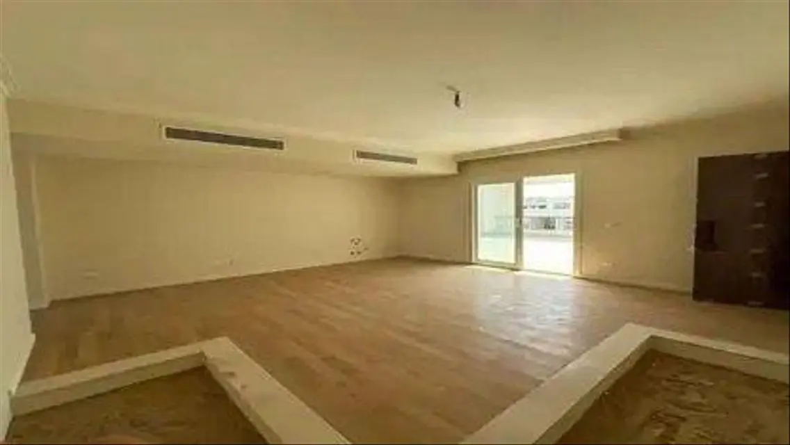 Luxury Villa for Sale with Ample Space - 6,000,000 EGP