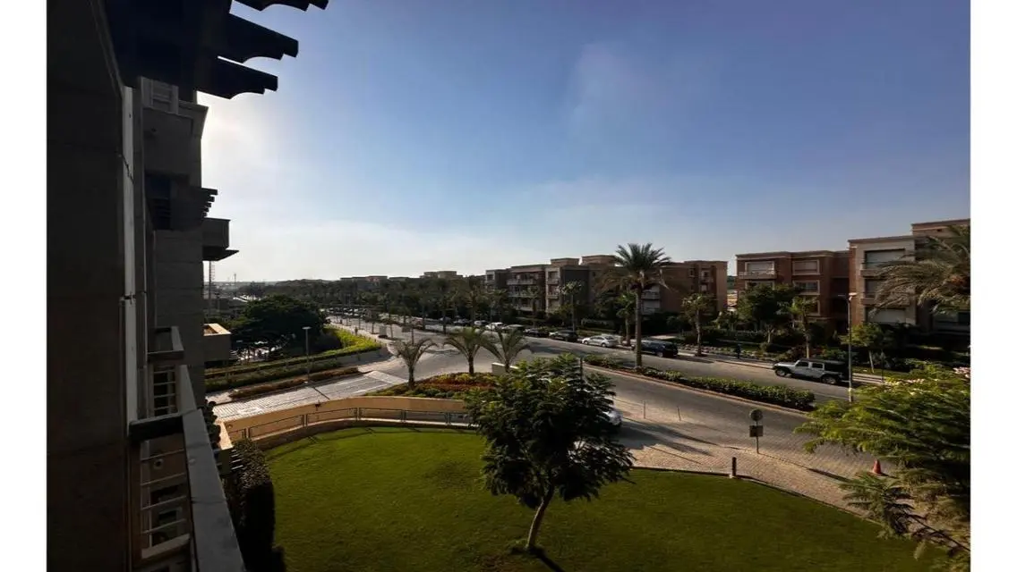 Luxury Villa for Sale in Sheikh Zayed - 22