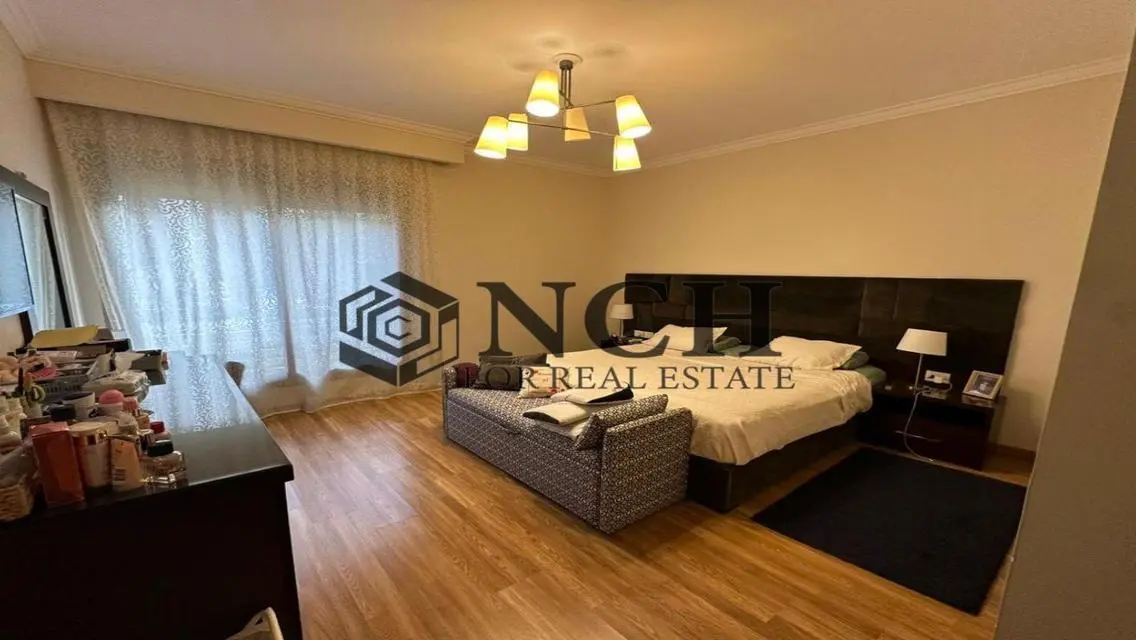 Stunning Villa with Spacious Living in Prime Location