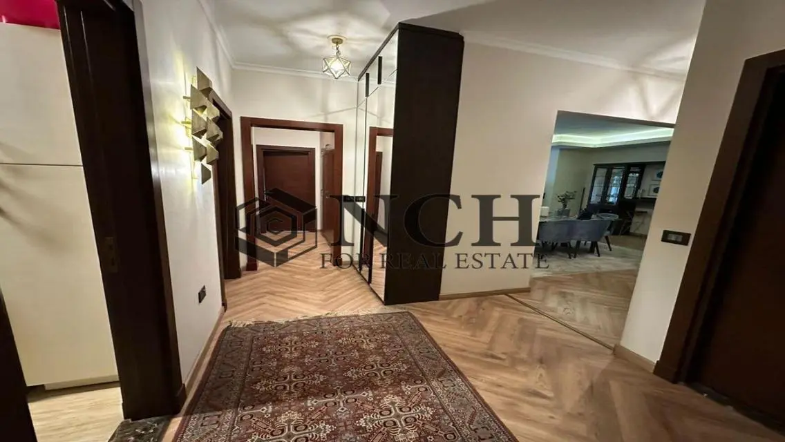 Stunning Villa with Spacious Living in Prime Location