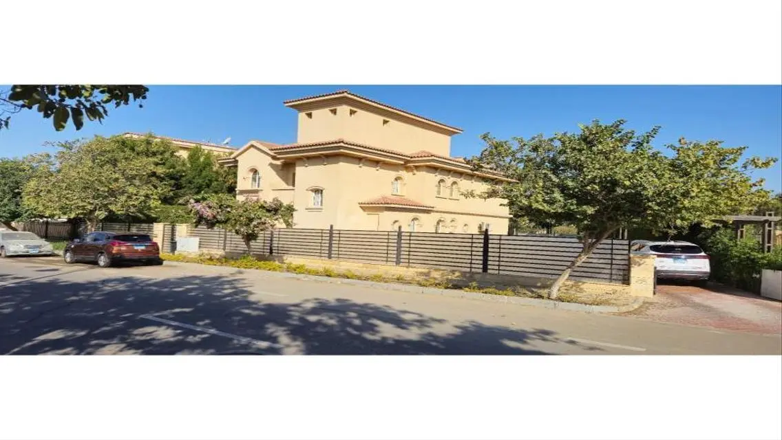 Luxury Stand-Alone Villa with Spacious Garden and Great Amenities