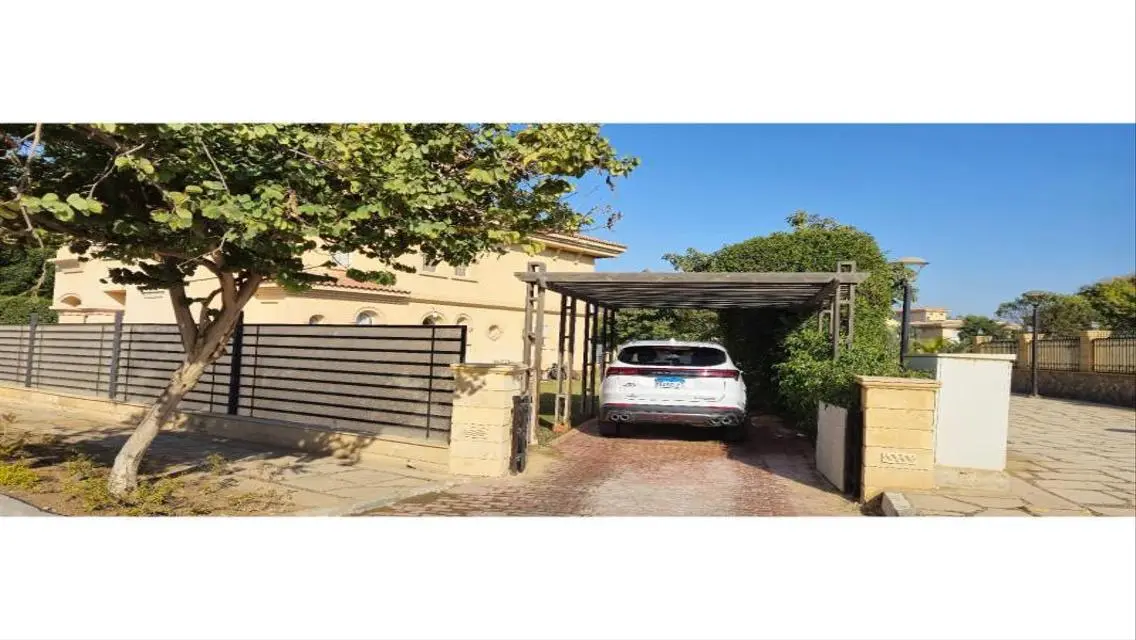 Luxury Stand-Alone Villa with Spacious Garden and Great Amenities