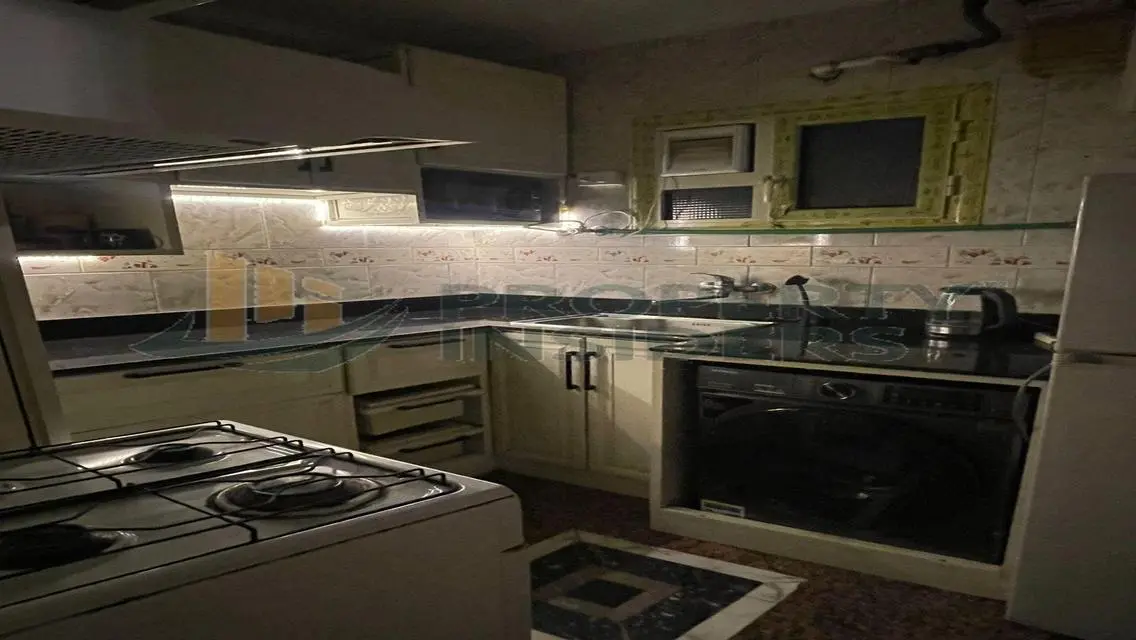 شقة مميزة بمساحة واسعة للبيع