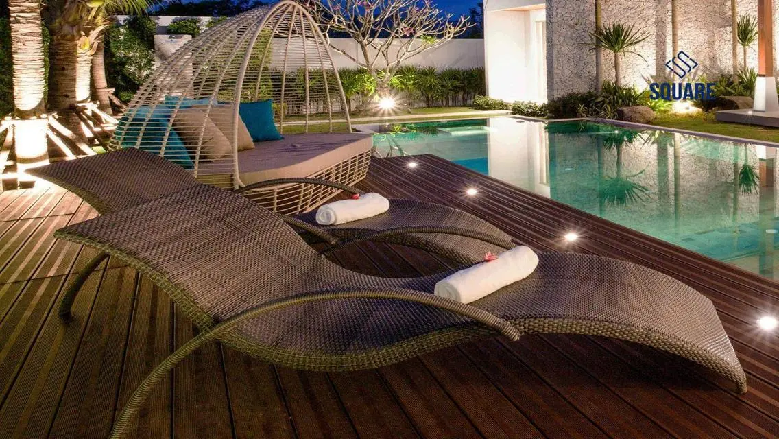 Luxury Apartment with Stunning Lake View