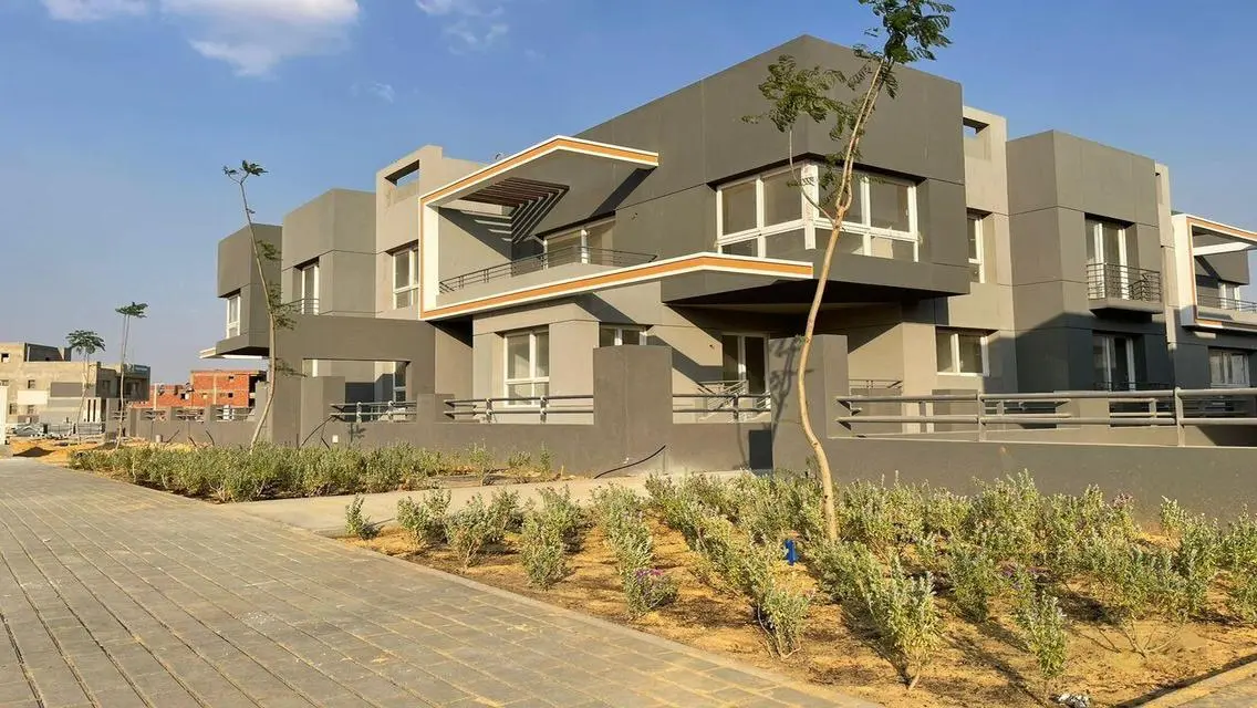 Luxurious 3-Bedroom Apartment with Private Garden and Great Amenities