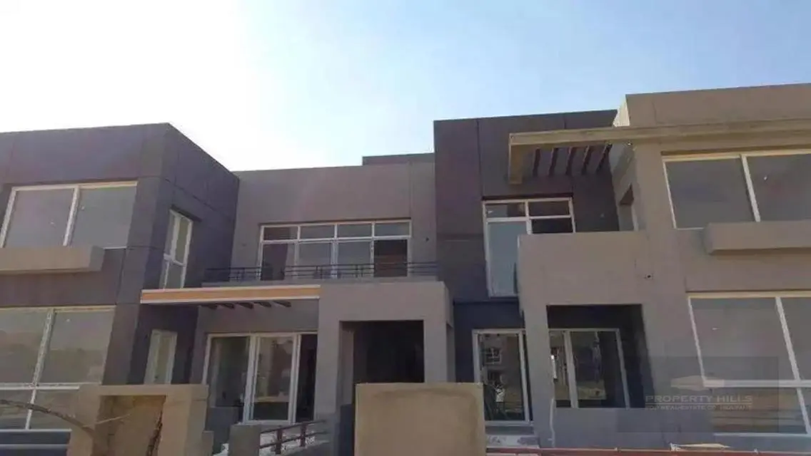 Luxurious 3-Bedroom Apartment with Private Garden and Great Amenities