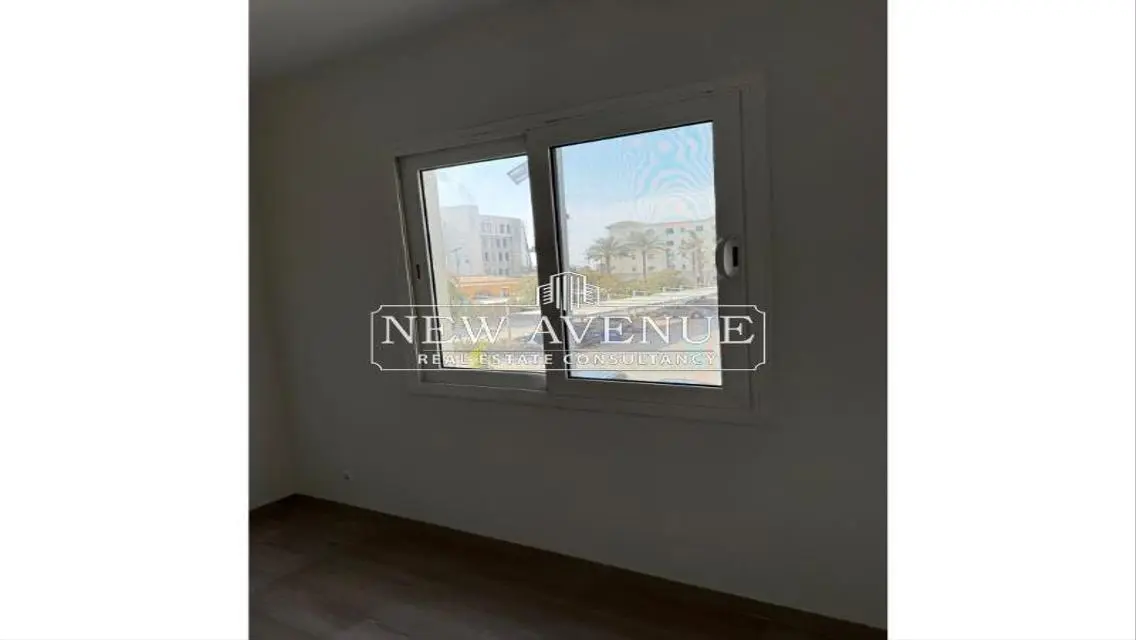 Luxurious Apartment with Spacious Layout in the Heart of the City