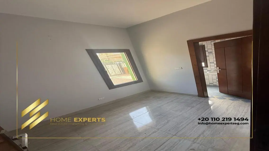 Luxury Villa with Garden and Pool in a Prime Location