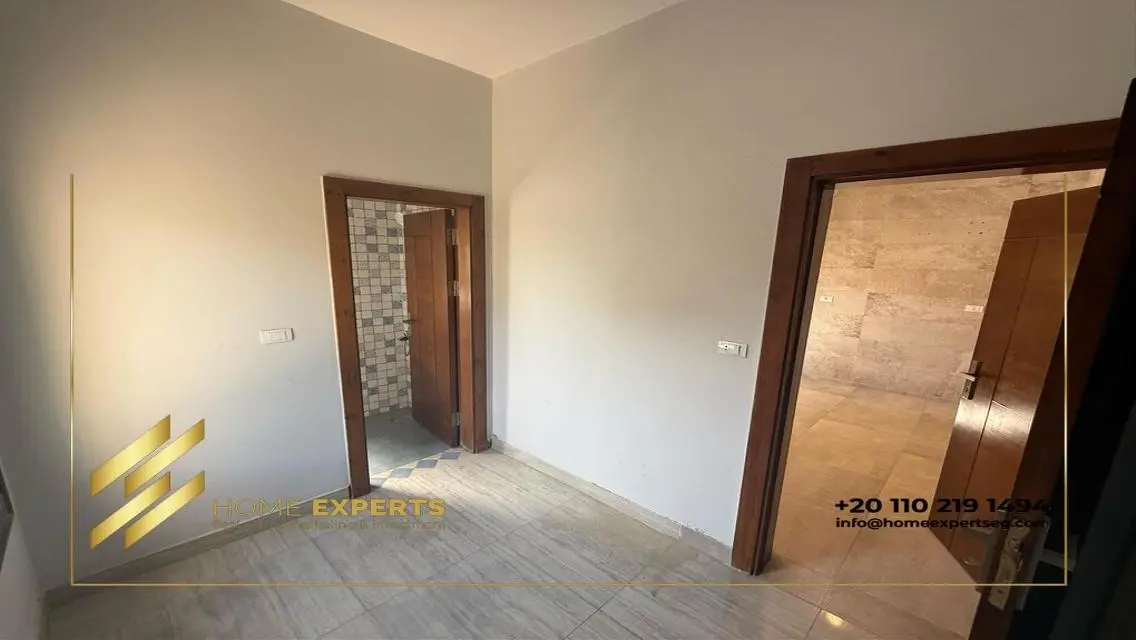 Luxury Villa with Garden and Pool in a Prime Location