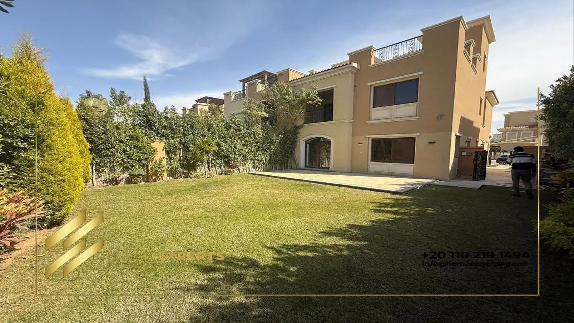 Luxury Villa with Garden and Pool in a Prime Location