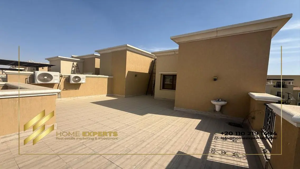 Luxury Villa with Garden and Pool in a Prime Location