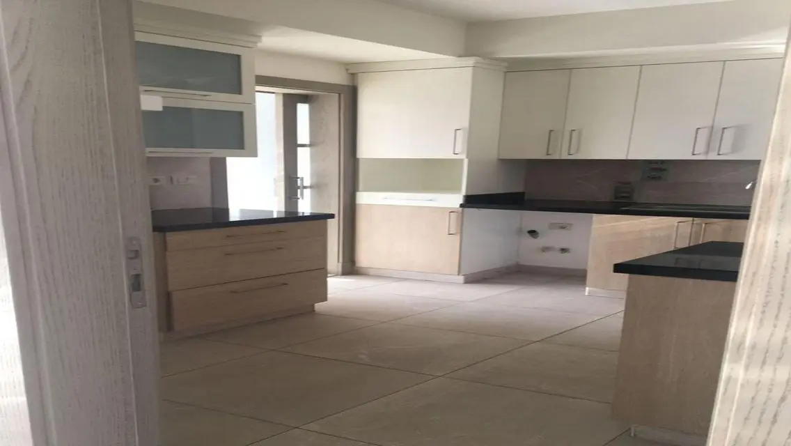 Luxurious Apartment with 3 Bedrooms and 3 Bathrooms
