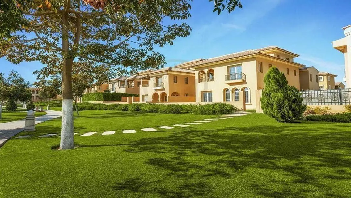 Luxury Villas in Cluster 8