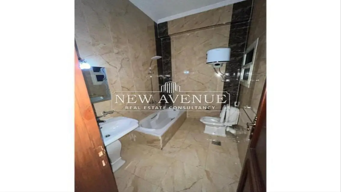 Luxury Apartment with Main Landmark View in the Heart of the City