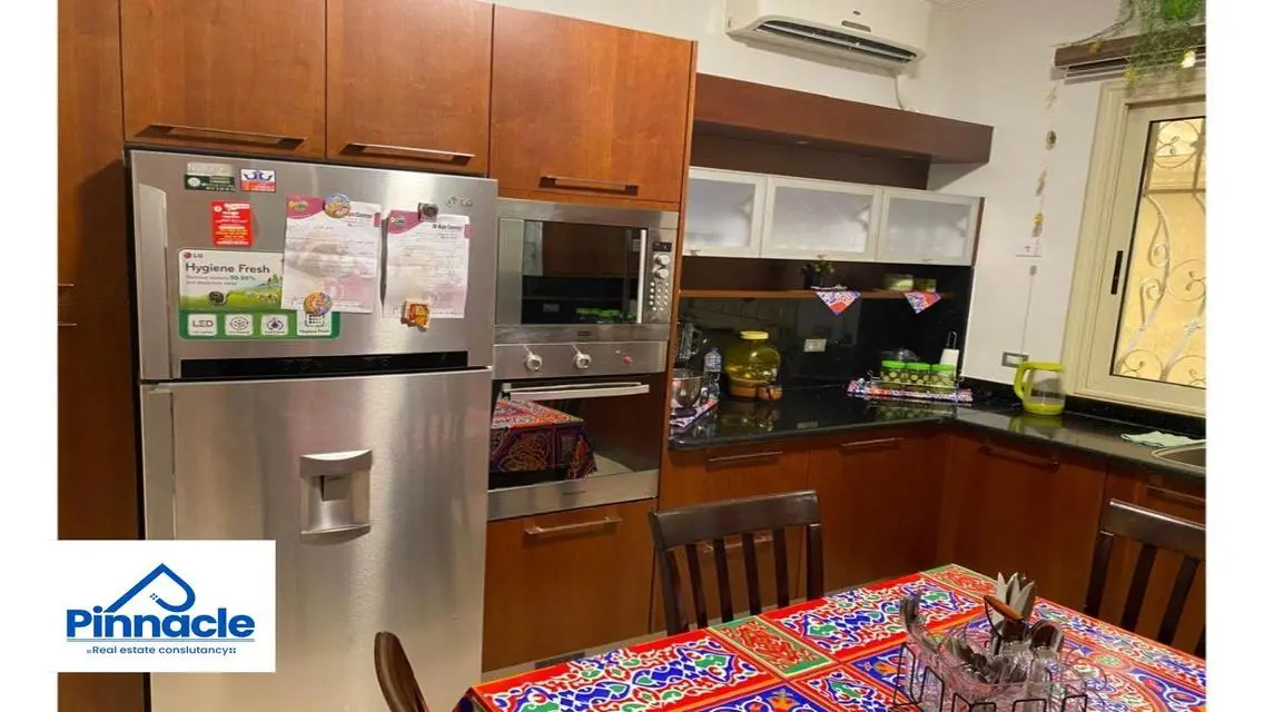 Luxury in the Heart of the City: Spacious Apartment