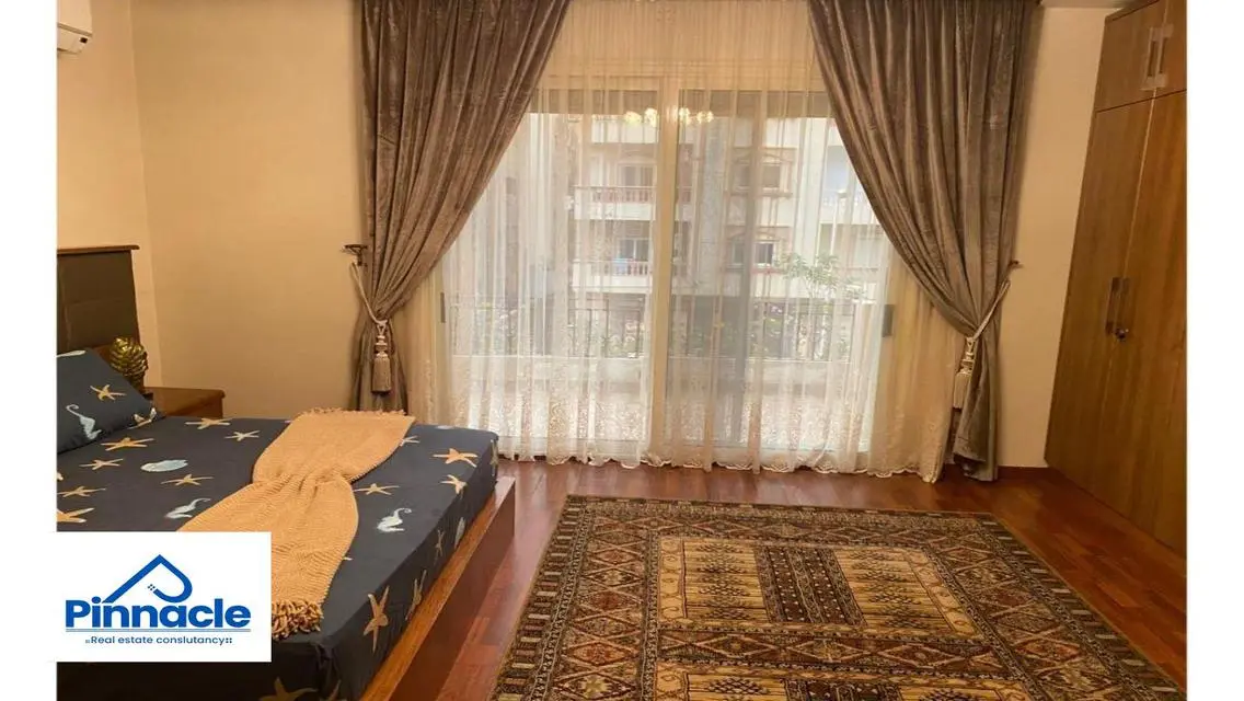 Luxury in the Heart of the City: Spacious Apartment