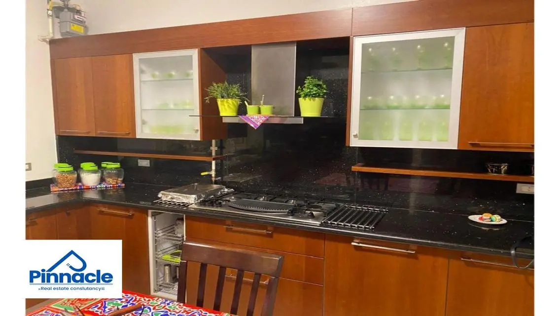 Luxury in the Heart of the City: Spacious Apartment