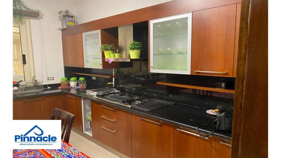 Luxury in the Heart of the City: Spacious Apartment