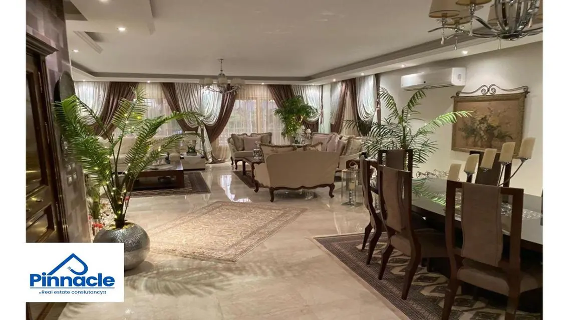 Luxury in the Heart of the City: Spacious Apartment